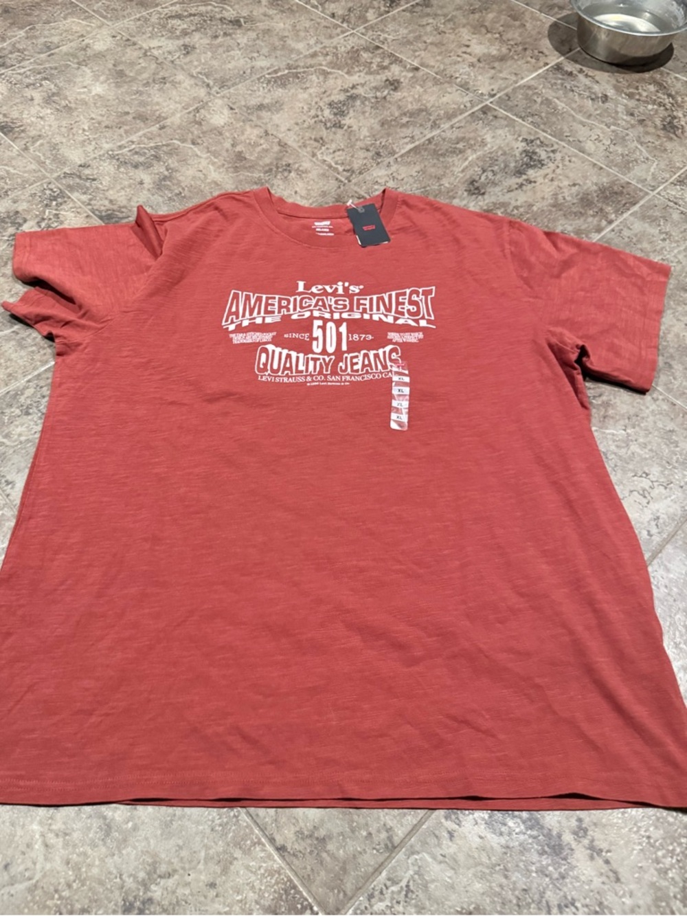 Levi's Men's relaxed Red Graphic Logo T-Shirt